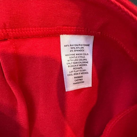 NWOT HALOGEN Red‎ Knee Length Pencil Skirt (M) - Picture 6 of 9